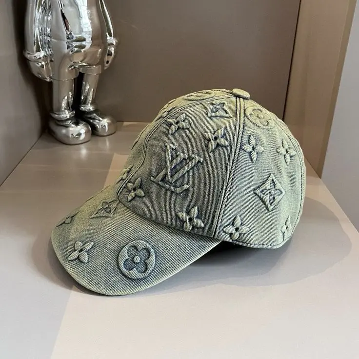 Louis-Vuitton-Cap1[1]